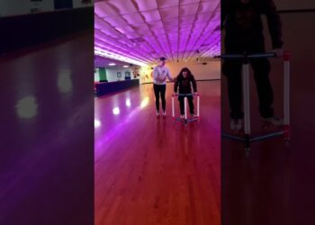 don’t be this guy🤦🏻 #rollerskating #rollerskates #skating #canton #northcanton #rollerrink