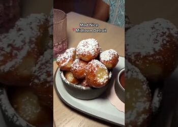 MUST TRY Restaurants in Detroit Michigan #restaurant #detroit #travelvlog