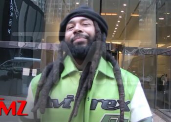 Icewear Vezzo On Detroit Lions Community Impact, Plugs Sneaker Giveaway | TMZ