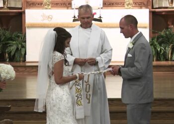 Raise the Roof Entertainment: Wedding Video: Chad + Anna's North Canton Wedding