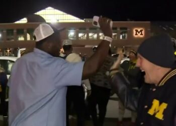 Wolverines greeted by fans in Ann Arbor after beating Ohio State
