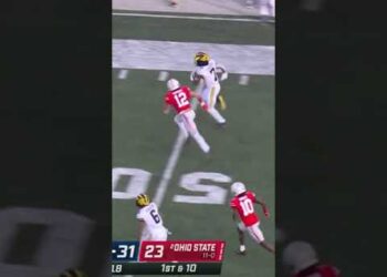 Donovan Edwards Rips Off Huge TD Run at Ohio State | Michigan Football