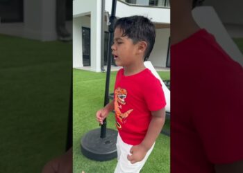 Mom catches daughter doing this & brother gets mad #shorts