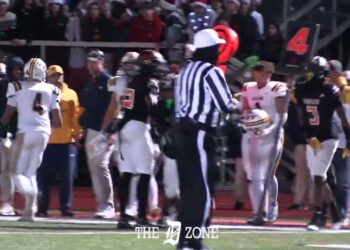 Belleville 2025 WR/S Elijah Dotson (Michigan signee) with a key stop on 4th down in the 3rd quarter.