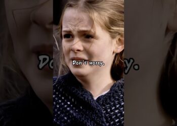 Anna save the girl, but she hates Anna because she is an orphan!#movie #shorts