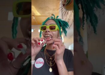 how do people come up with this 🤨🧐 #grillz #ducknails #nailart #demure #aura #zerobelowgrillz