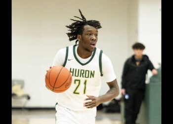 Ann Arbor Huron’s Macari Moore breaks 46-year basketball record