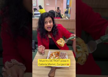 Detroit pizza in gurgaon | Best place for pizza at galleria market #shortsvideo #shorts #ytshorts