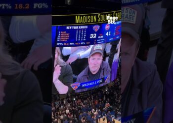 Michael J. Fox is in the house to watch the Knicks take on the Pistons at MSG 😎🏀 #shorts