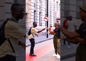 I Cannot believe this #churchsquare #southafrica #andersontwins #anopasilver #love #couples