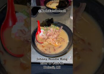 Johnny Noodle King (Detroit, MI) #ramen #noodles #baobuns #pork #porkbelly #shortrib #ramennoodles