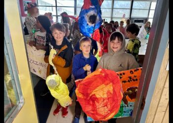 Festifools frenzy: Dicken fourth graders unleash creativity with their own parade through the halls