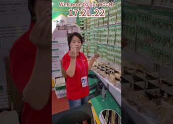 Canton Fair Day1: welcome to get the samples at our Canton Fair #CantonFair #Guangzhou #zipper