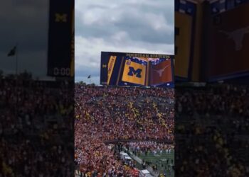 Texas fans took over in Ann Arbor 😍 #TexasFootball #Hookem #Longhorns