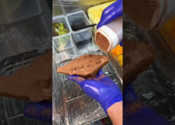 Chocolet Cream with bread  #shorts #shortvideo #trending #foryou #food #testyfood #streetfood #yt