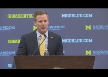 Michigan introduces new head men's basketball coach