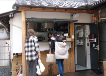 古民家の門をくぐると小さなケーキ厨房！夢を叶えたワンオペお屋敷カフェの一日に密着！
