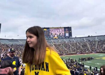 Michigan Wolverines ￼Maize Vs Blue Spring Game 4/19/25 Ann Arbor The Big House Blues 2ndqt Drive