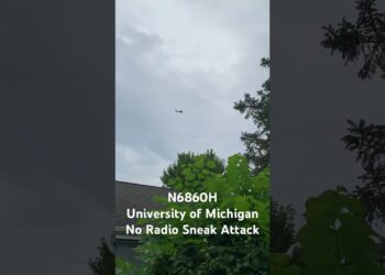 N6860H No Radio University of Michigan Flyers #AerialStalker #aviation #flying #generalaviation