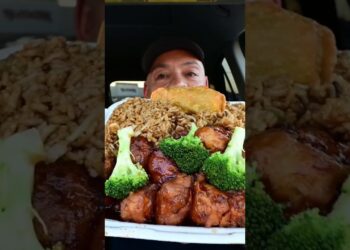 This General Chicken is 🔥 #food #eating #youtubeshorts #youtube #reels #shorts #shortvideo #love