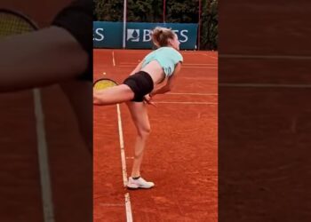 Anna Bondar Slow Serving👌 📷 : Anna Bondar#betterbodies #annabondar