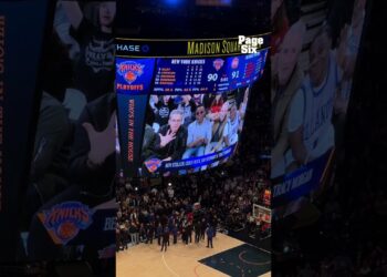 Squad up! Ben Stiller, Chris Rock, Jon Stewart and Tracy Morgan at Knicks vs Pistons #shorts