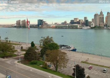 Live cam: Windsor, Ontario, Canada | Detroit Skyline, Michigan, USA – Evening Segment – 2025-05-24