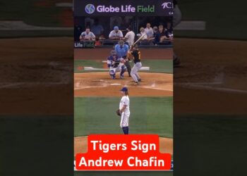 Breaking News!🚨 The Detroit Tigers signed Andrew Chafin to a minor league deal. #mlb
