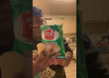 Snack Review from Detroit flava pack!! #foodie  #snacksreview #Detroit #ytshort #ytfoodie