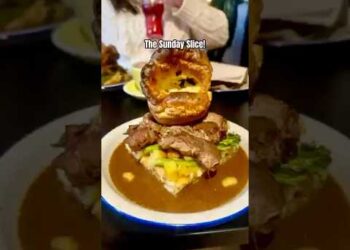 Sunday roast with a twist! Enter, the melt in your mouth roast beef Sunday slice… 😋 #yum