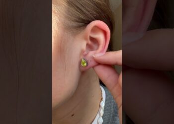 ANNEBRAUNER Waterdrop Apple Green Earrings white