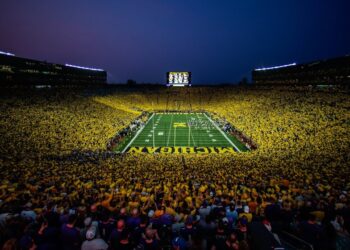 Michigan and Michigan State get set for night game in Ann Arbor