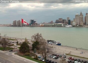 Live cam: Windsor, Ontario, Canada | Detroit Skyline, Michigan, USA (Morning)