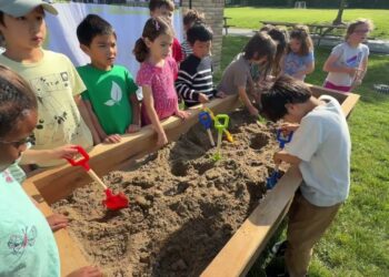 Thurston Elementary holds ceremonial groundbreaking events