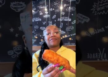 please open up one in cleveland omg 🙏🏽🙏🏽 best eggrolls ever!!! #detroit #detroitfood