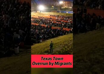 Texas Town Overwhelmed by Migrants, Democratic Mayor Speaks Out 😱 #shorts #shortsvideo