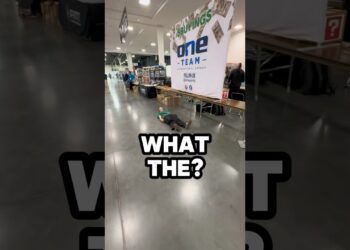 Spotted At The Detroit Sports Spectacular See YOU! #detroit #sportscards #cardshow #cardconvention
