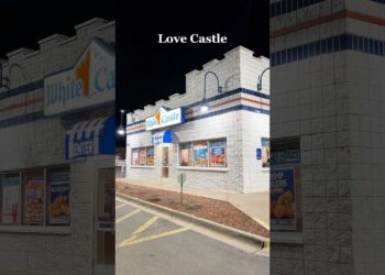 Valentines Day at White Castle ❤️ #valentinesday #whitecastle #detroit #valentinesdaygift
