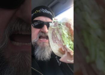 The Original Gonella’s in Detroit 8-layer meat sub review! #subsandwich #meat #detroit #foodie