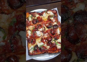 The best pizza in Ocean , NJ #itspizzatime #foodie #pizza #detroit #pepperoni #greatpizza #food