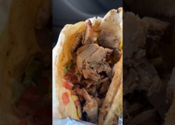 Sahara Restaurant Chicken Shawarma Review #detroit #foodblogger #foodreview #chaldean