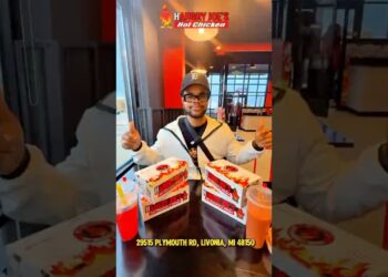 Hangry Joe’s 🍗🔥 Best Nashville Hot Chicken in Michigan?! | Livonia, Mi #MotownMunch