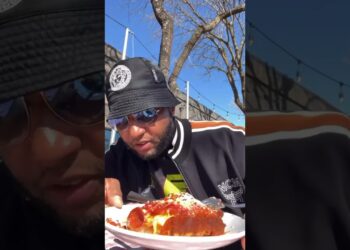 DO THEY HAVE THE BEST PIZZA IN CALI?? #shorts #shortvideo  #food #pizza #eats #foodie #napa #detroit