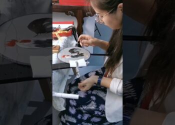 Today we come up to try a Rooster Embroidery in Canton Style.#Guangzhou #Embroidery #custommade