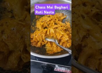 Gujarati Special 😋Vaghareli Rotli Ka Subah Ka Garmagaram Breakfast #food #shorts #AnnaGlow kitchen