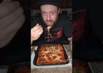 Motor City Pizza is Detroit style #food #foodie #pizza #deep #dish #review #eating #cooking #detroit