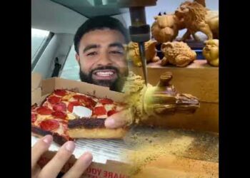 Trying Worst Rated Pizza in Detroit 😭 #foodreview #foodcritic #1star #foodies