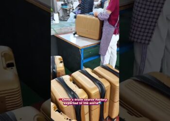 China Luggage Factory, Export to the World #canton #luggage #suitcase