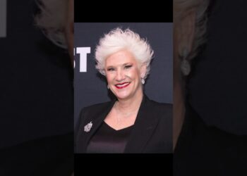 Anne Burrell, Chef and Food Network Star, Dies at 55 #news