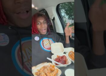 Detroit Wing Company Review FULL REVIEW ON YOUTUBE#eddeats #foodcritic #wings #detroit